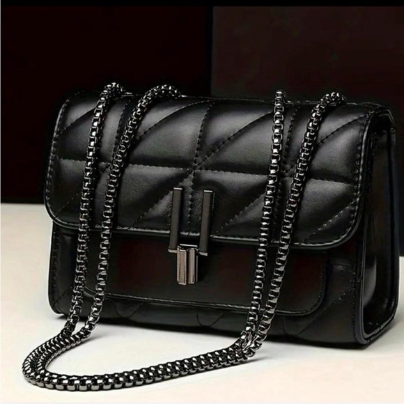 Handbags - Women's NEW Black Quilted Chain Crossbody Bag